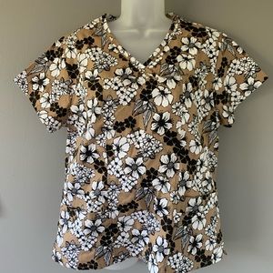FLORAL Scrub Top NWOT